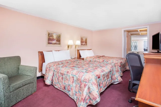 غرفة قياسية بسرير كينج للمدخنين، Knights Inn Augusta At Boy Scout Rd 2/3