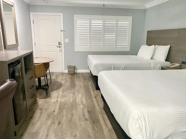 غرفة بسريرين كوين، Lone Oak Lodge 7/10