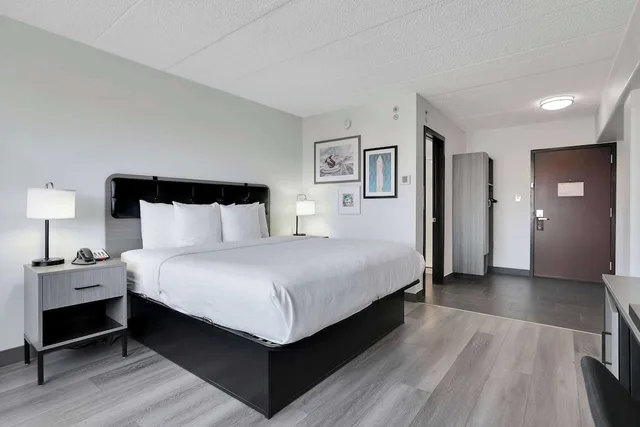 Efficiency, Suite, King Bed، La Quinta Inn & Suites Washington DC-Capital/NoMA 4/10