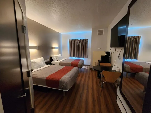غرفة بسريرين مزدوجين، Motel6 Biloxi, MS - Beach 2/6
