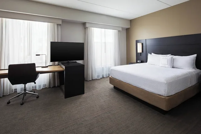 استوديو بسرير كينج مع أريكة لذوي الإعاقة، Residence Inn By Marriott Knoxville Downtown 1/5