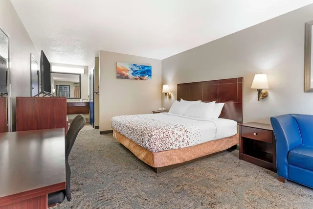 غرفة قياسية بسرير كينج، Best Western Royal Inn 4/10