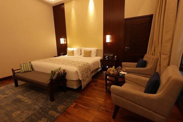 كوخ غراند فاخر بسرير كينج بإطلالة على البحيرة بشرفة، Taj Wayanad Resort Spa Kerala 5/5
