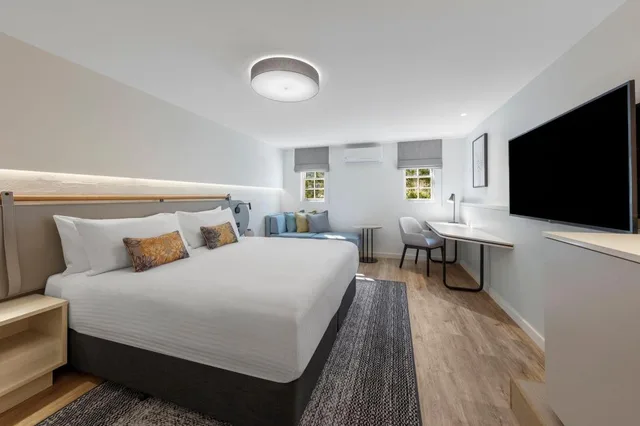 Central, King Bed، CROWNE PLAZA HAWKESBURY VALLEY 1/2