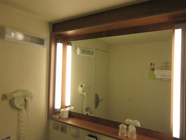 Standard, Double Bed, CAMPANILE BAYEUX 4/4