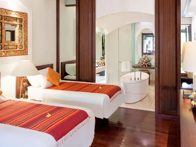 غرفة بسريرين منفصلين بشرفة، Novotel Bali Benoa 1/2