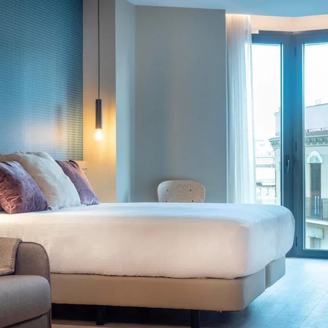 غرفة سوبيريور بسرير كينج وسرير كوين، ARCELON HOTEL 1/4