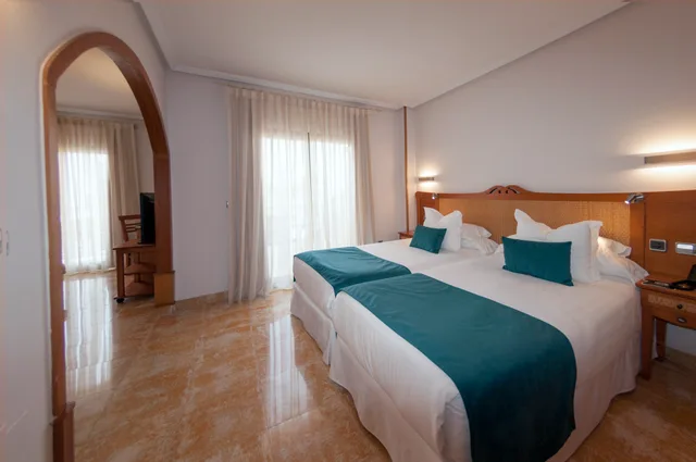 جناح جونيور، La Laguna Spa And Golf 3/5