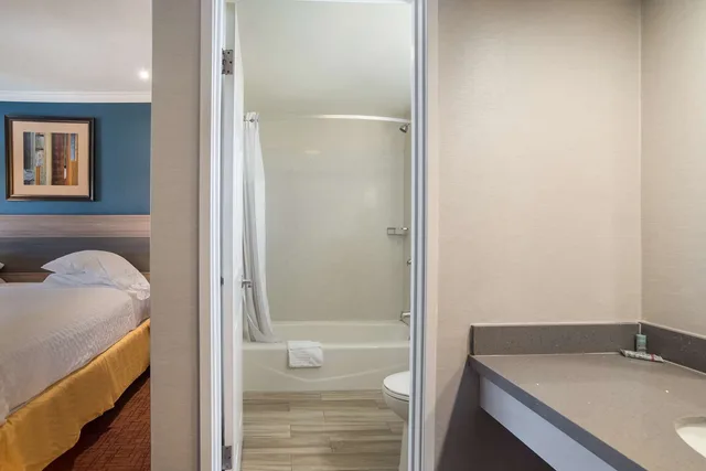 غرفة بسرير كينج، SureStay Hotel by Best Western San Rafael 8/8
