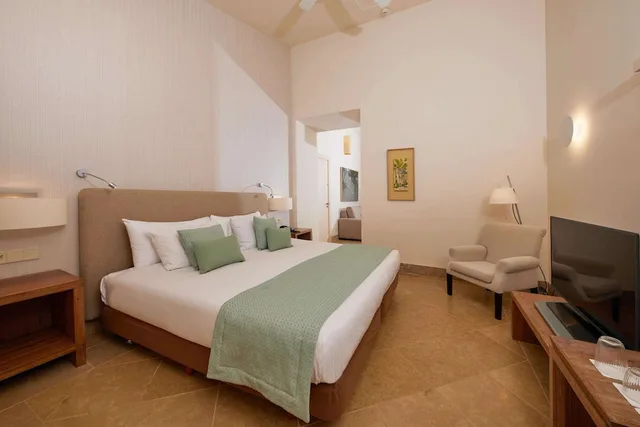 جناح جونيور بسرير كوين بشرفة، Zoetry Mallorca 1/2