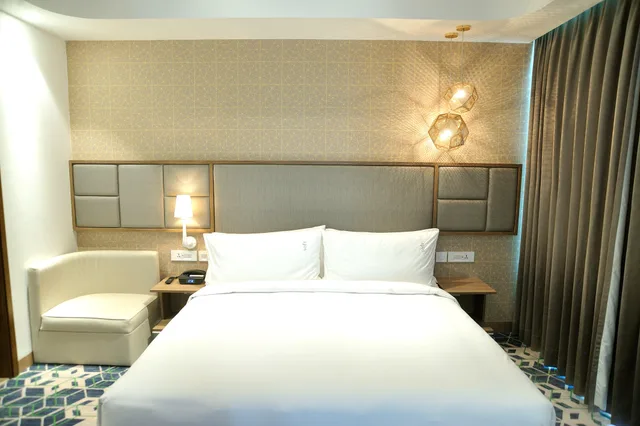 غرفة بسريرين منفصلين بإطلالة على المدينة، Holiday Inn Gurugram Sector 90 3/10
