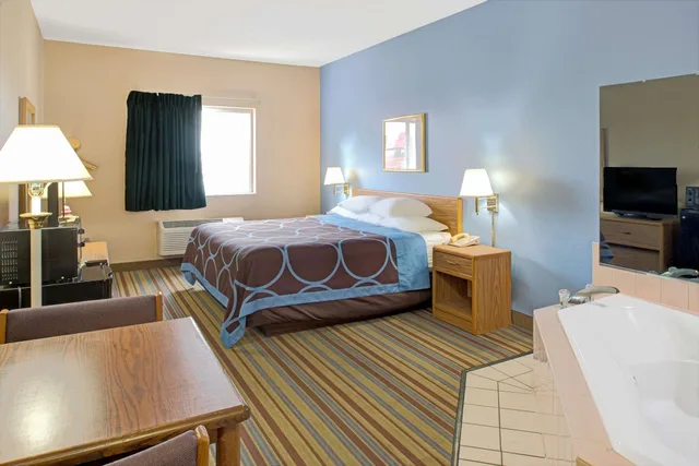 جناح استوديو بسرير كينج، Super 8 By Wyndham Pontoon Beach Il St Louis Mo Area 3/5