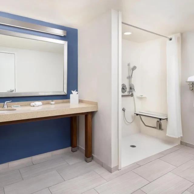 جناح بريميوم بسرير كينج مع أريكة، Fairfield Inn Suites Key West At the Keys Collection 6/7