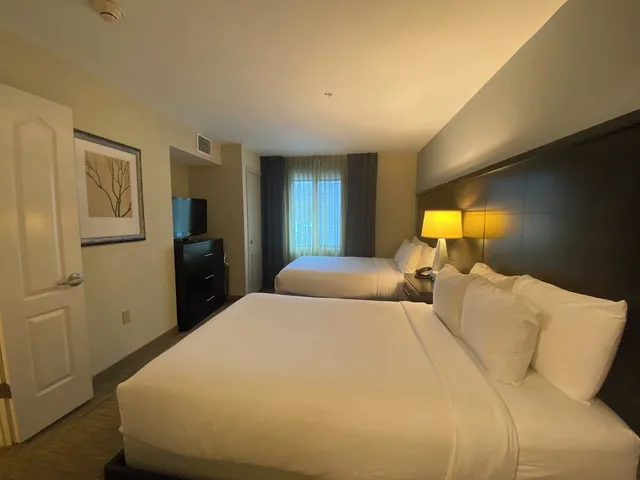 جناح بسرير كينج بغرفتي نوم بمطبخ، Staybridge Suites Syracuse Liverpool 1/7