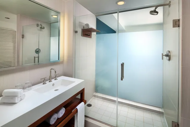 1 Bedroom, Suite, King Bed, Ocean Front, Sofa, W Fort Lauderdale 3/4