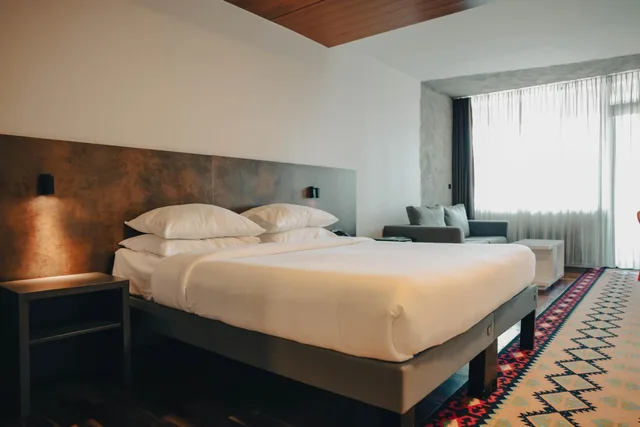 غرفة تنفيذية بسرير كينج بشرفة، Ibis Styles Sarajevo 3/6