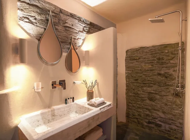 جناح بسرير كينج بإطلالة على البحر بمسبح خاص، Aeolis Tinos Suites 9/10