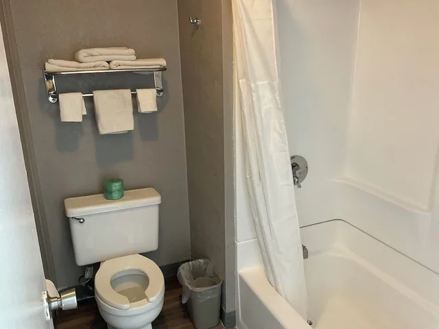 غرفة قياسية بسرير كوين للمدخنين، Motel6 Odessa 7/9