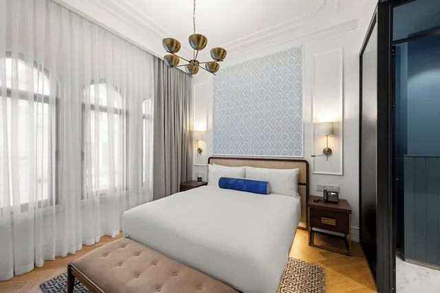 غرفة بغرفة نوم واحدة مفردة بسرير كينج مع أريكة بمنطقة جلوس، L'Union Han Istanbul, Vignette Collection by IHG 3/10