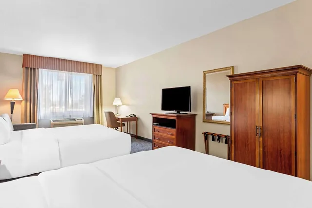 جناح بسريرين كوين مع أريكة، Comfort Inn & Suites I-25 near Spaceport America 1/4