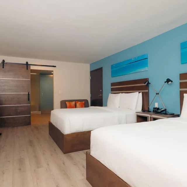 Suite, 2 Queen Beds, Bathtub, The Cove Hotel, Ascend Hotel Collection 3/10