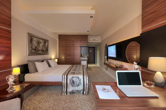 غرفة ديلوكس بسرير كوين، Madame Tadia Hotel 2/2