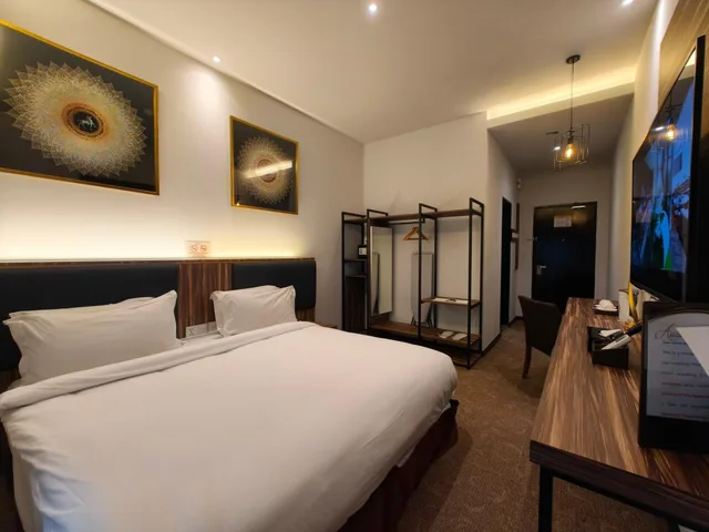 غرفة بسرير كينج، Asiatic Hotel 5/8
