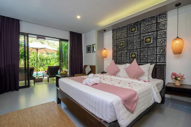 Deluxe, King Bed, Pool Access، Ladear Priviledge Rooms 1/10