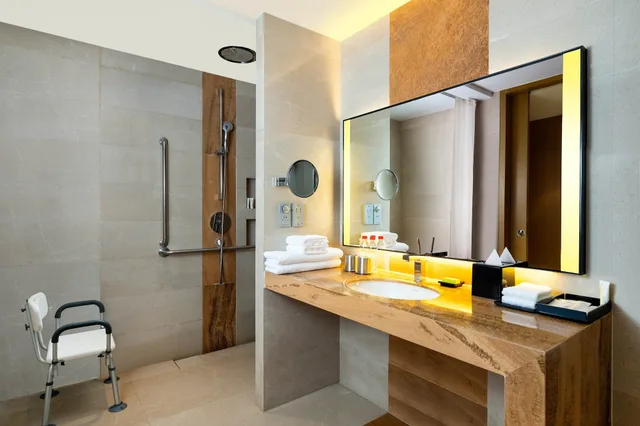 غرفة ديلوكس بسرير كينج، Le Meridien 4/5