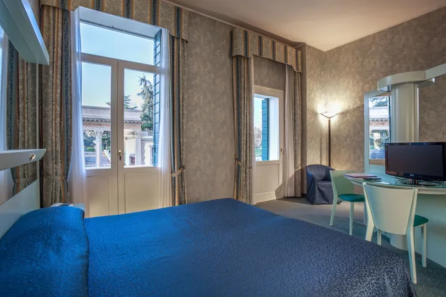 جناح جونيور بسرير كوين، Savoia Thermae Spa 4/10