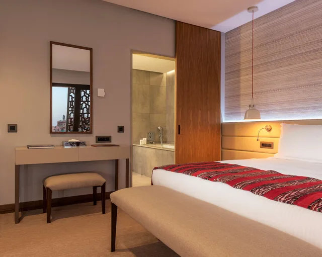 جناح جونيور بشرفة، Radisson Blu Hotel Marrakech Carre Eden 1/7