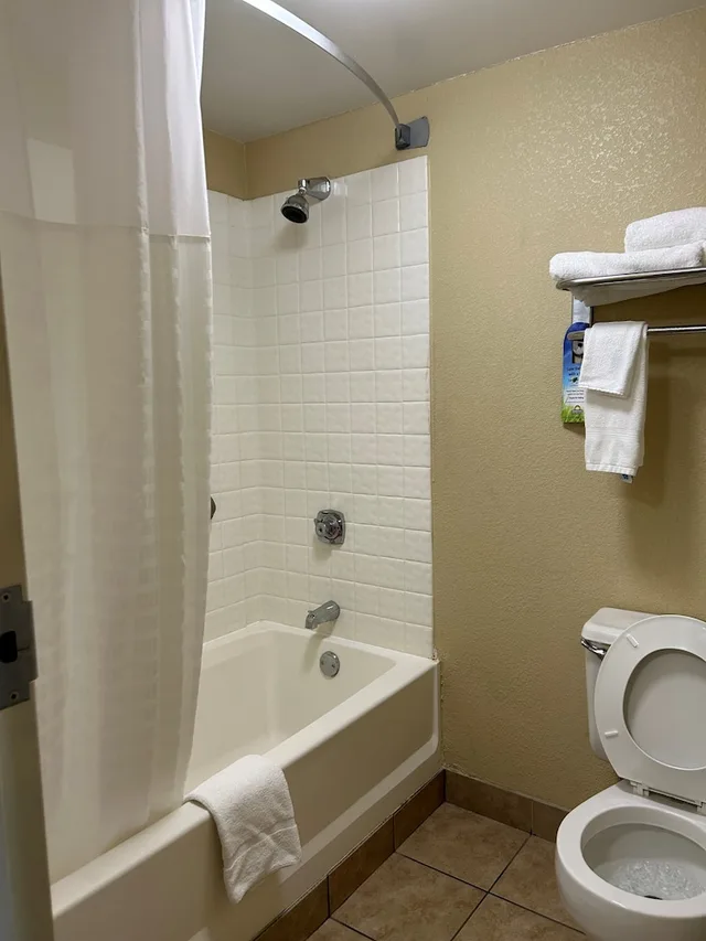 جناح عائلي بسرير كينج وسرير بطابقين، Super 8 by Wyndham Gettysburg 13/13