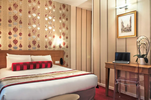 غرفة سوبيريور بسرير كوين، Hotel Romance Malesherbes By Patrick Hayat Formerly Romance Malesherbes 7/10