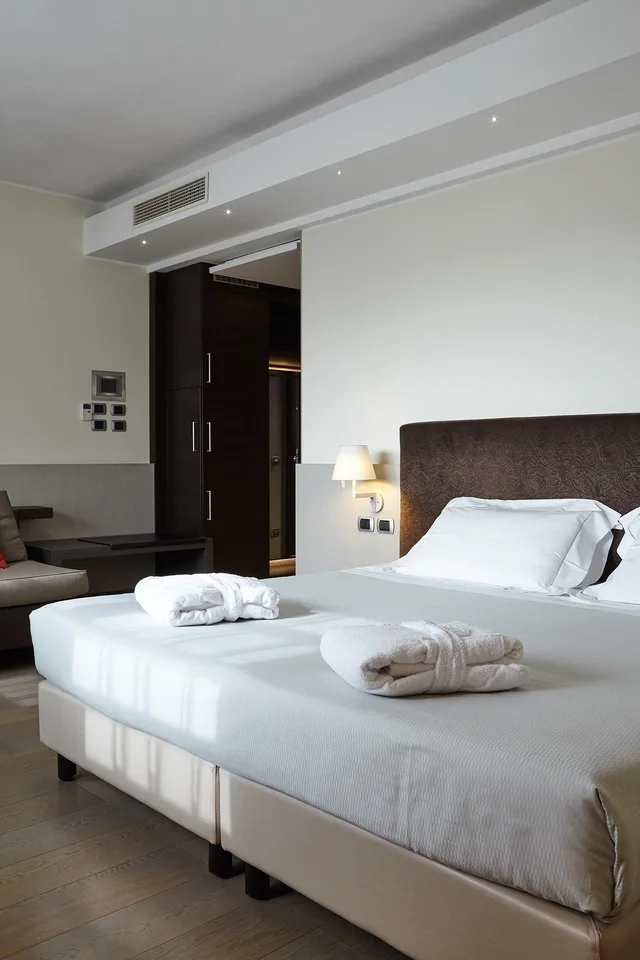 Junior Suite, Rmh Modena Des Arts 1/9