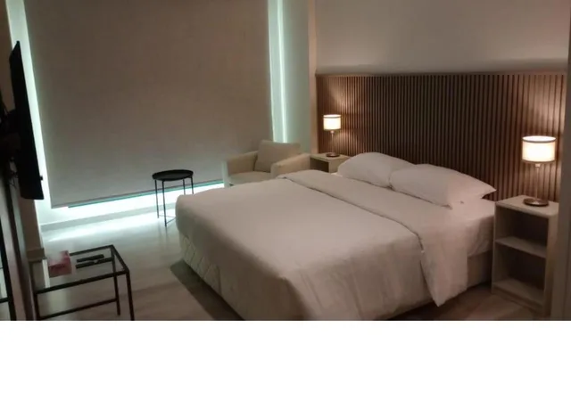 غرفة مفردة، Times Square Suite 7/11