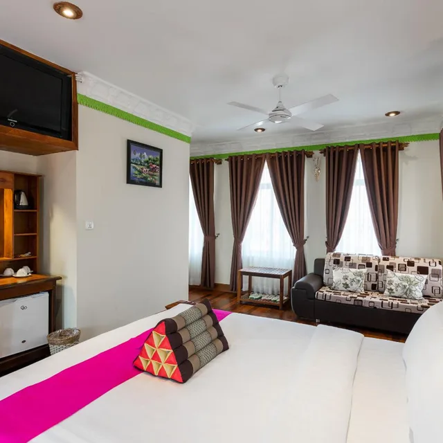 Deluxe, Double Bed, Okay Palace Hotel 6/10
