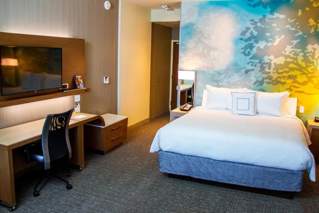 غرفة قياسية بسرير كينج لذوي الإعاقة، Courtyard Fort Walton Beach - West Destin 1/3