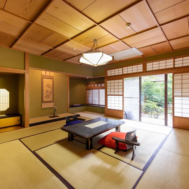 جناح تنفيذي، Hoshi 3/6