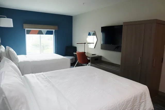 جناح بسريرين كوين، Holiday Inn Express Hotel And Suites Baton Rouge North 1/6
