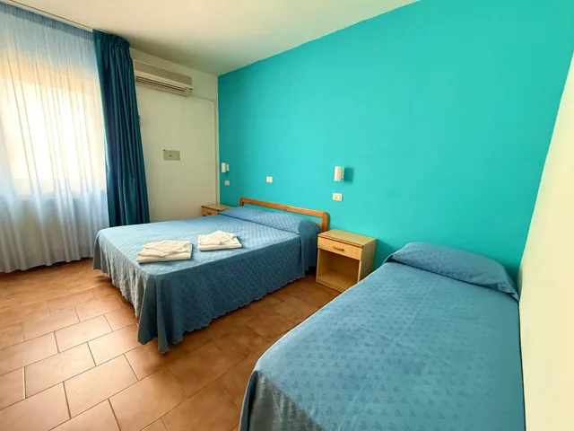 غرفة ثلاثية، Hotel Timiama 2/8