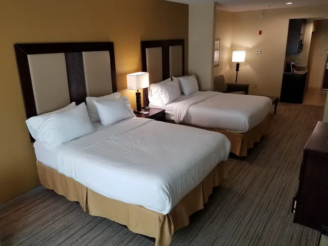 غرفة قياسية بسريرين كوين، Holiday Inn Express Hotel And Suites Gulf Shores 2/6