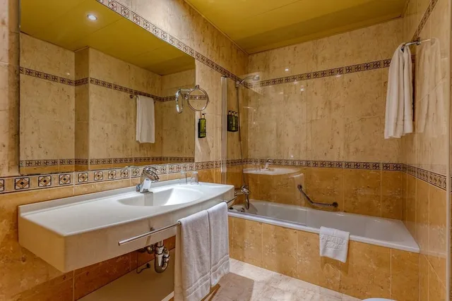 Room, Twin Beds, Murphy Bed, Balcony، Ona Palmira Paguera 8/9