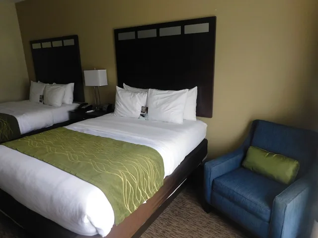 غرفة بسريرين كوين لذوي الإعاقة، Comfort Inn Saint Clairsville, OH 1/3