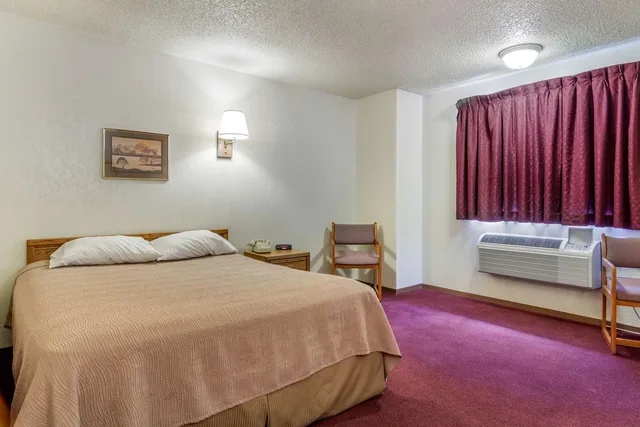 غرفة بسرير كوين لذوي الإعاقة، Motel6 Brighton, CO - Denver Northeast 1/3
