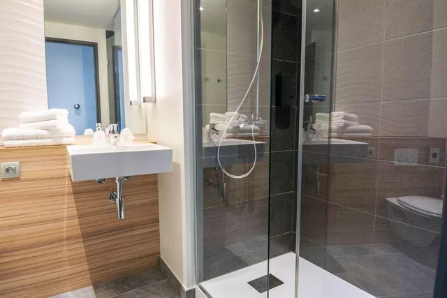 Next Generation, Double Bed, Sofa، Hotel Campanile Montpellier Centre St Roch 5/6