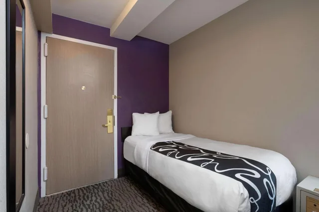 Room, Multiple Beds، La Quinta Inn & Suites by Wyndham New York City Central Park 1/2