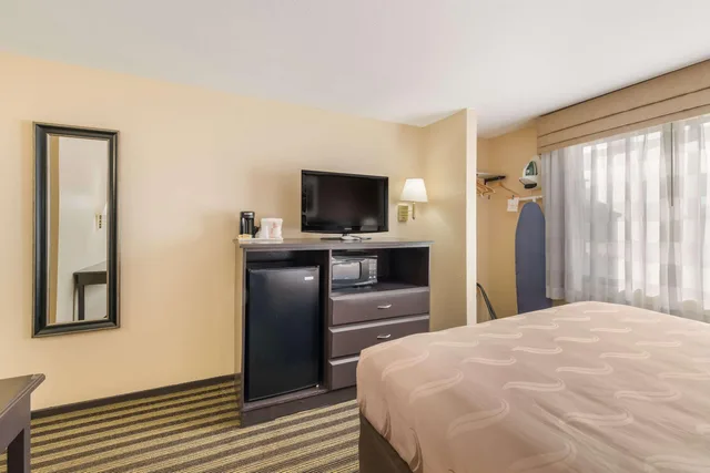 غرفة بسرير كينج، Quality Inn Clovis 1/5