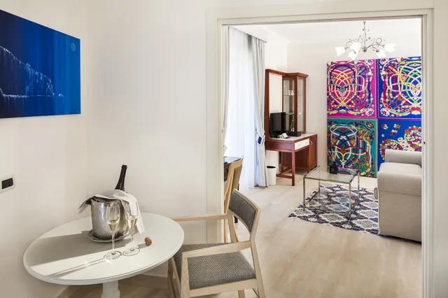 جناح بسرير كوين، Albergo San Montano 7/8