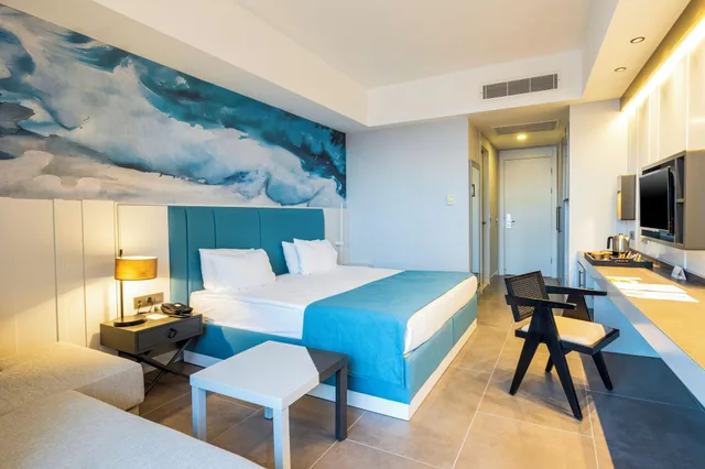 غرفة قياسية بإطلالة جزئية على البحر، Crystal Centro Resort 5/8