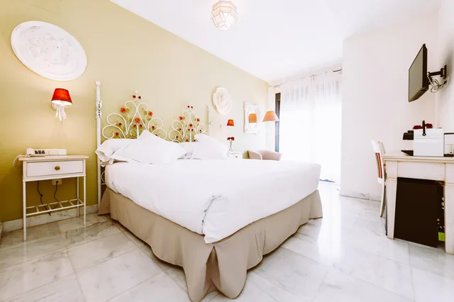غرفة سوبيريور بسرير كوين، Basic Hotel Dona Manuela 1/1
